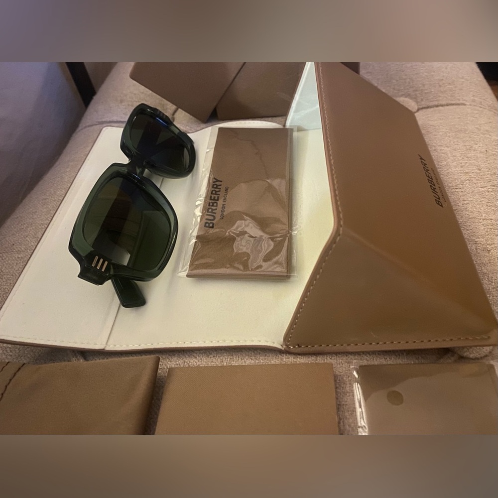 NWT BURBERRY SUNGLASSES UNISEX GREEN ELDON 0BE4349 - Picture 5 of 7